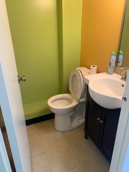 More Photos Of 350 Northern Blvd, Great Neck Office For Lease