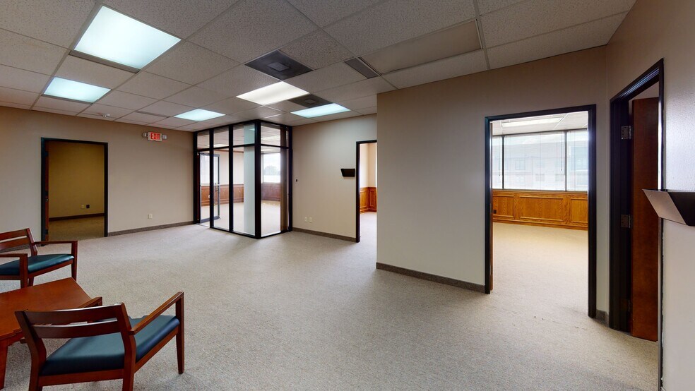More Photos Of 1001 W Euless Blvd, Euless Medical For Lease