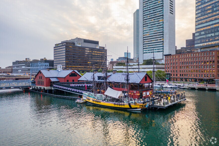 More Photos Of 2 Drydock Ave, Boston Office For Lease