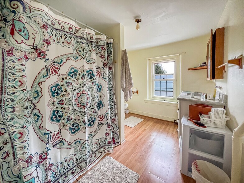 More Photos Of 100 W Maple Ave, Langhorne Restaurant For Sale