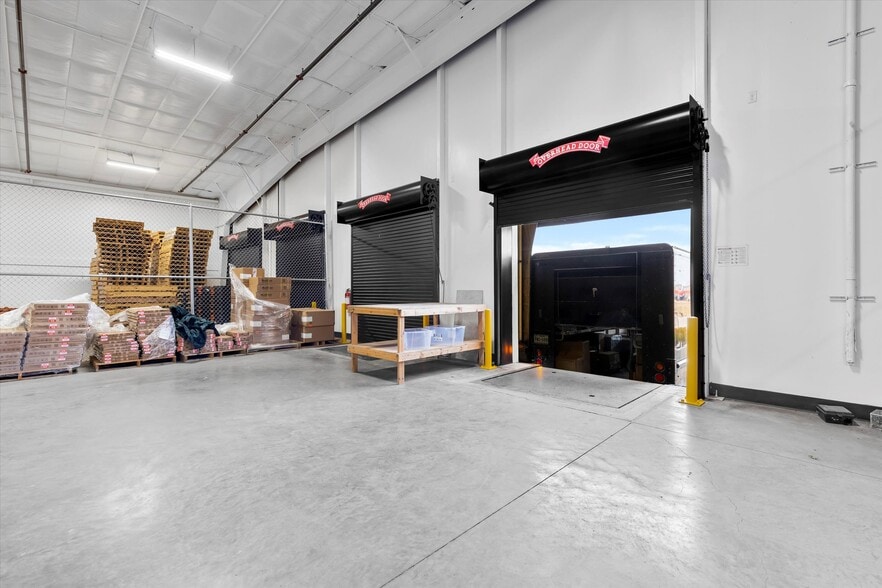 More Photos Of 820 S Central Expy, Anna Warehouse For Sale