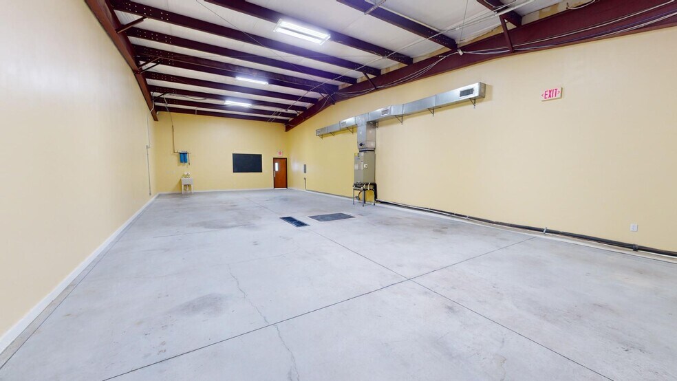 More Photos Of 2000 Windy Ter, Cedar Park Warehouse For Lease
