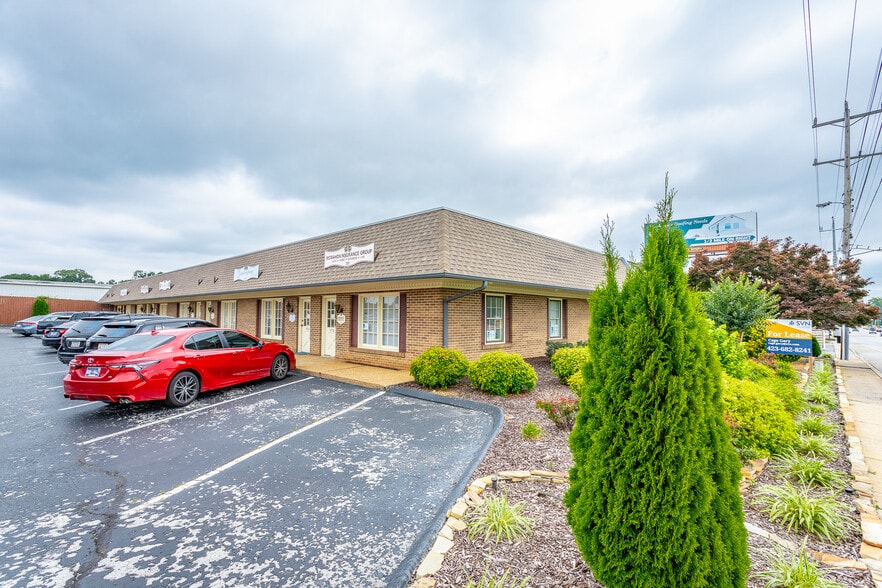 Primary Photo Of 5811 Lee Hwy, Chattanooga Medical For Lease
