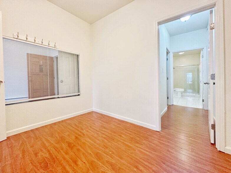 More Photos Of 1927-1929 Taraval St, San Francisco Apartments For Lease