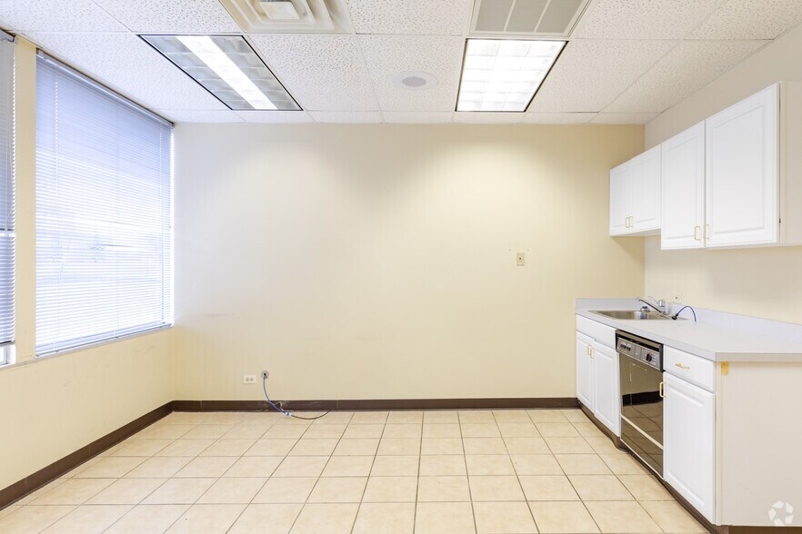 More Photos Of 1715-1785 Winnetka Cir, Rolling Meadows Unknown For Sale