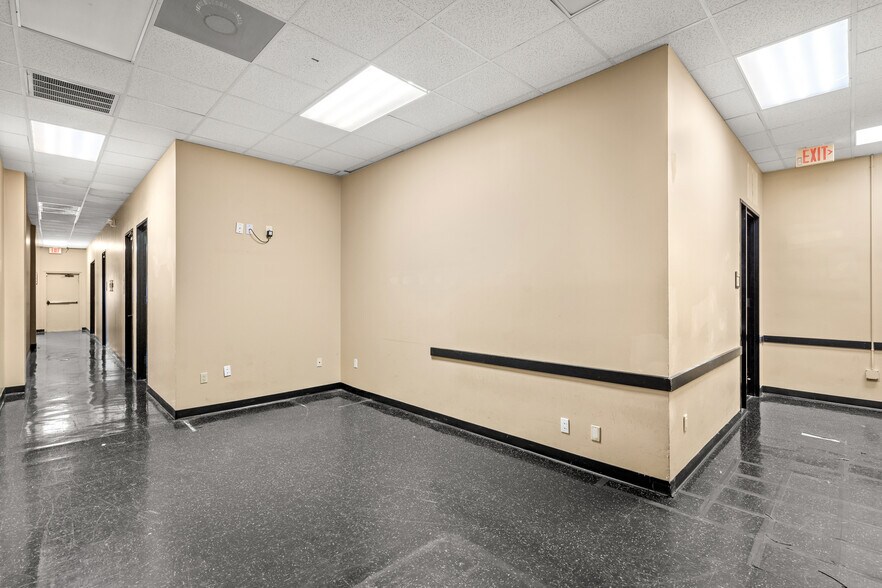 More Photos Of 3219 Harrisburg Blvd, Houston Medical For Lease