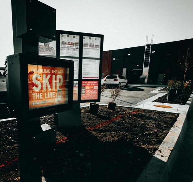 More Photos Of 10313 Metcalf Ave, Overland Park Fast Food For Sale