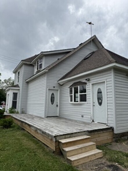 Primary Photo Of 100 E Main St, Greenwood Office For Sale