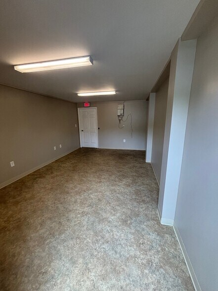 More Photos Of 3350 Patuxent River Rd, Davidsonville Warehouse For Lease