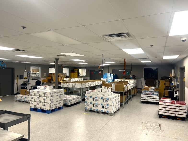 More Photos Of 6329 Pine St, Las Vegas Warehouse For Sale