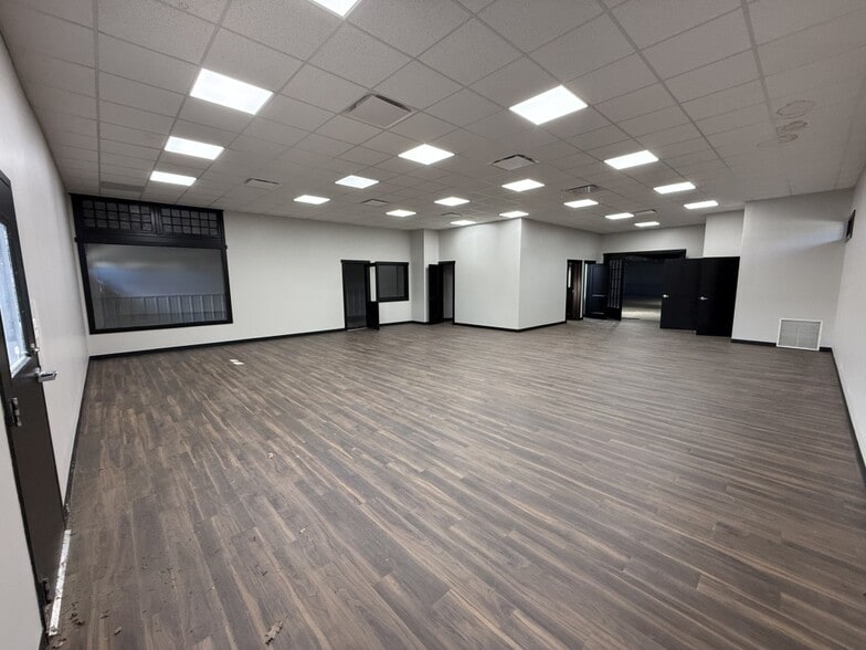 More Photos Of 1902 S Harrison St, Fort Wayne Warehouse For Sale