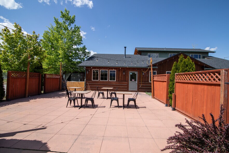 More Photos Of 72532 N Couture Loop, Arlee Restaurant For Sale