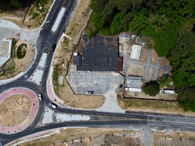 More Photos Of 3560 NW Highway 20, Conyers General Retail For Sale