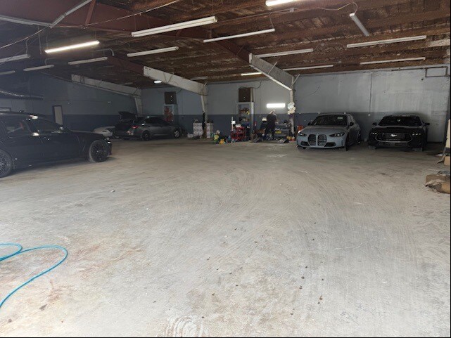 More Photos Of 9321 Meldrum Ln, Houston Light Distribution For Lease