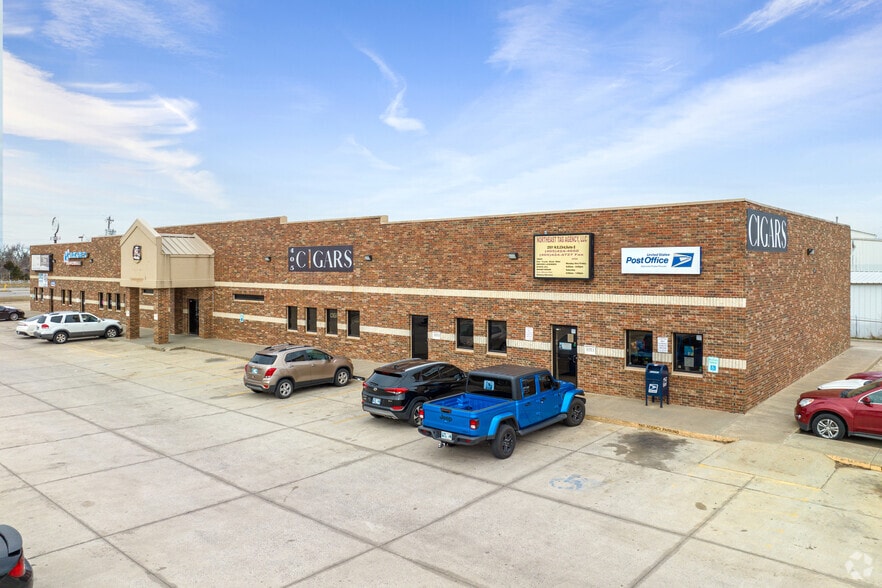 More Photos Of 2501 NE 23rd St, Oklahoma City Storefront For Sale