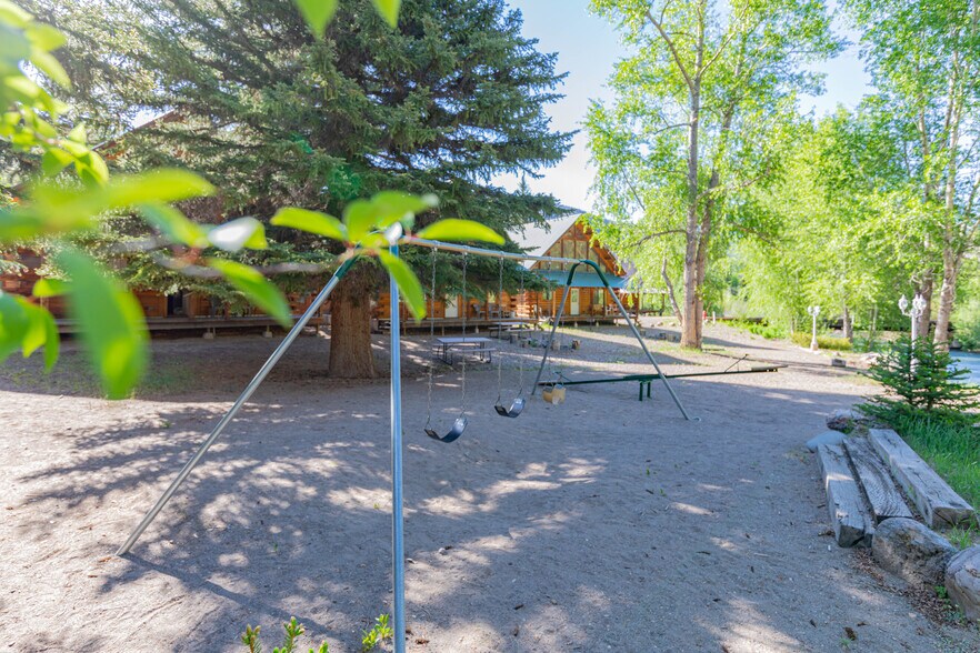 More Photos Of 860 County Road 142, Lake City Hotel For Sale