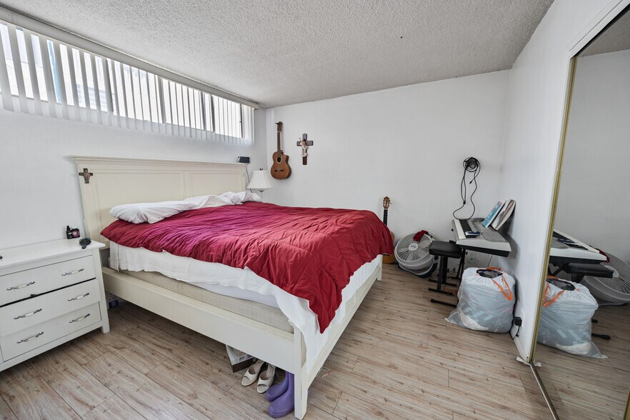 More Photos Of 3750 Midvale Ave, Los Angeles Apartments For Sale