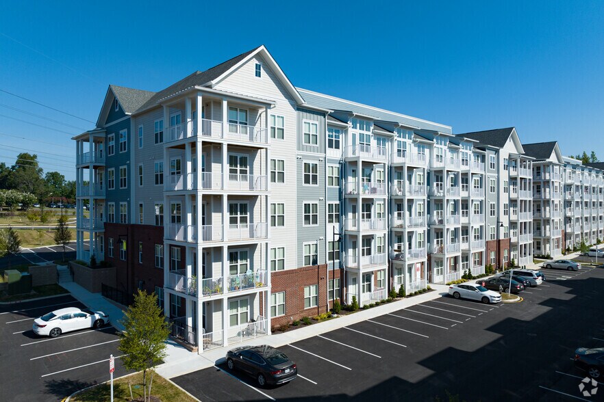 More Photos Of 5401 Commonwealth Centre Pky, Midlothian Apartments For Sale