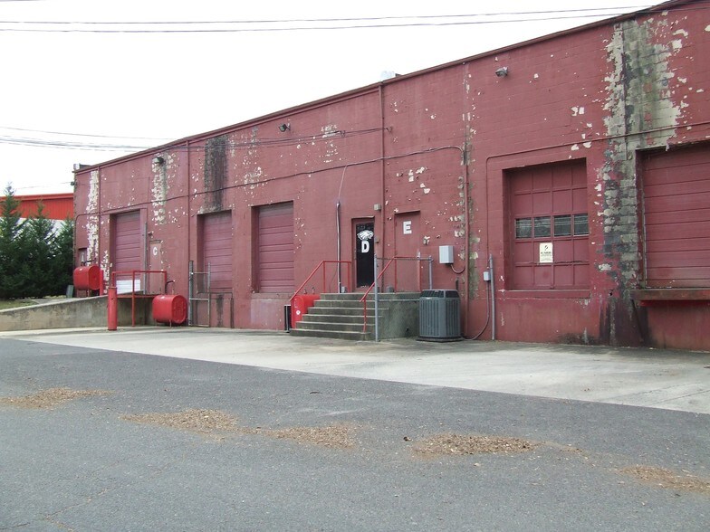 More Photos Of 876 N Lenola Rd, Moorestown Warehouse For Lease