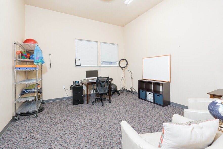 More Photos Of 210-214 W Sunset Ave, Coeur d'Alene Freestanding For Lease