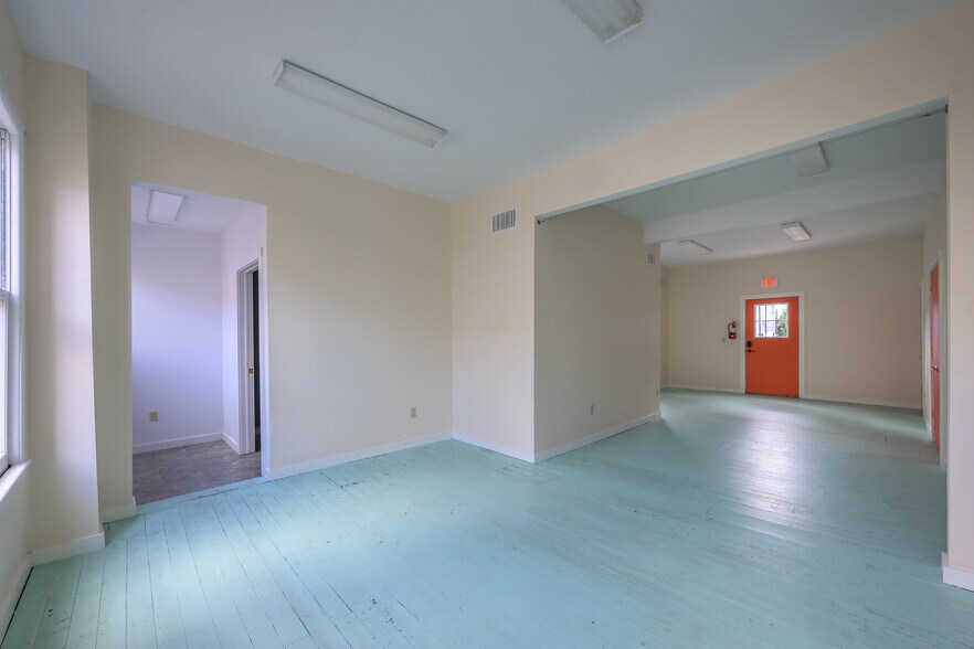 More Photos Of 78-90 Green St, Hudson Flex For Sale