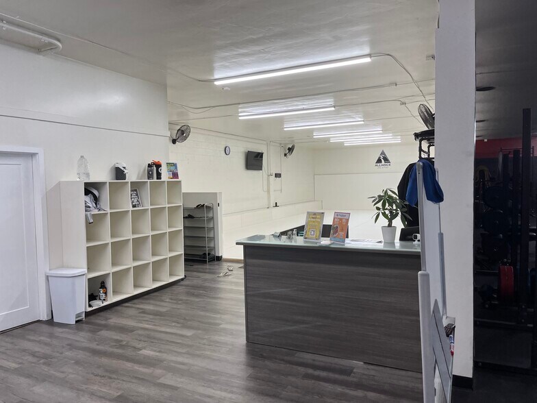 More Photos Of 838-840 G St, San Diego Storefront Retail Office For Lease