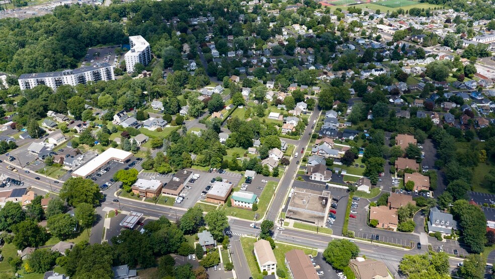 More Photos Of 707 Easton Rd, Willow Grove Freestanding For Sale