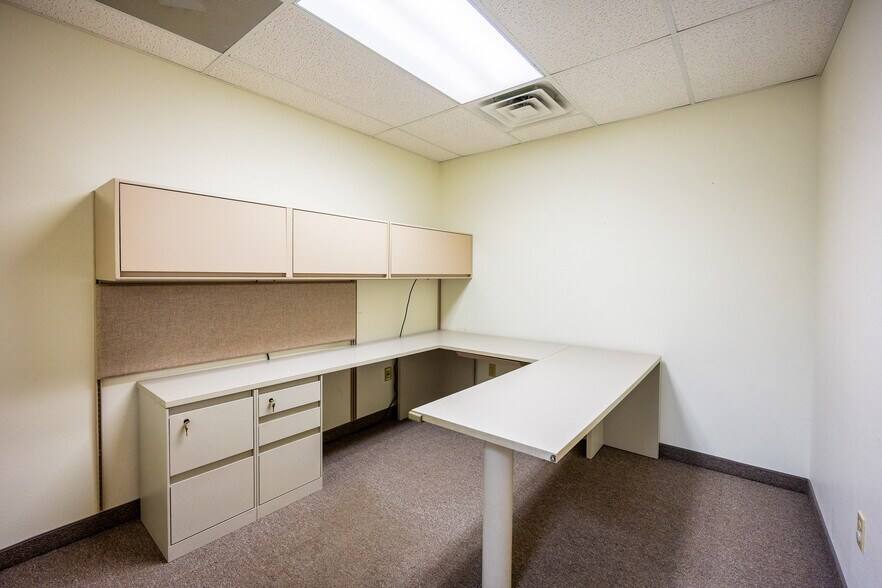 More Photos Of 909 E St Patrick St, Rapid City Storefront Retail Office For Sale