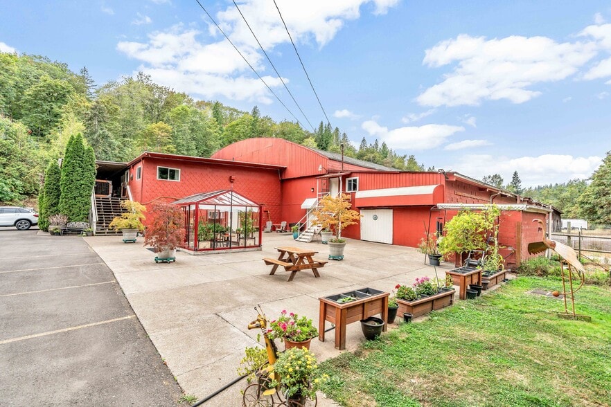 More Photos Of 6729 SE 162nd Ave, Portland Horse Stables For Sale