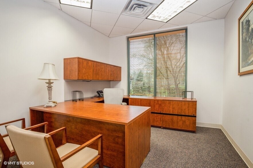 More Photos Of 1150 W Northwest Hwy, Mount Prospect Office For Sale