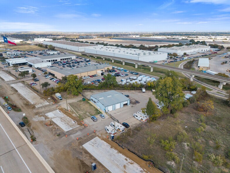 More Photos Of 2630 N Interstate 35E, Carrollton Service For Lease