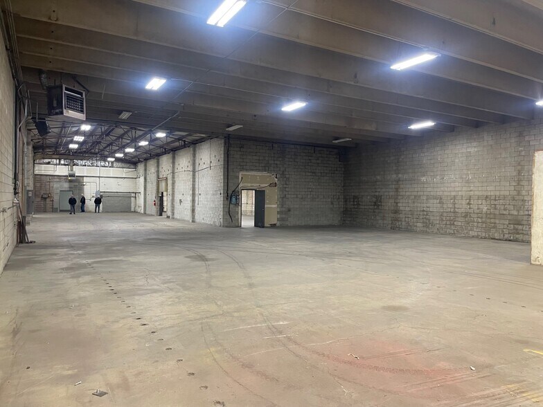 More Photos Of 5417 E Broadway Ave, Spokane Service For Sale