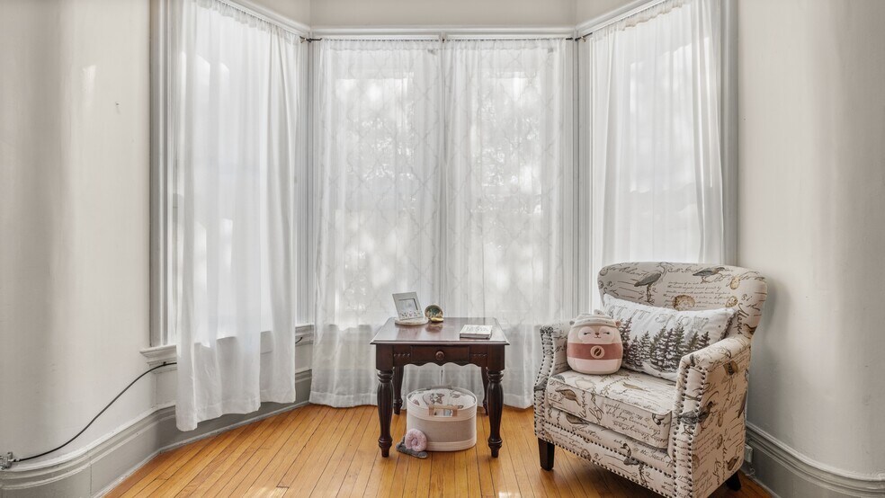 More Photos Of 465 Chapel St, Lee Apartments For Sale