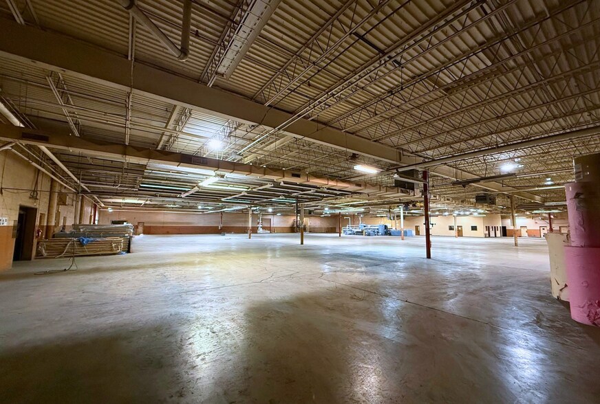 More Photos Of 212 National Ave, Spartanburg Manufacturing For Lease