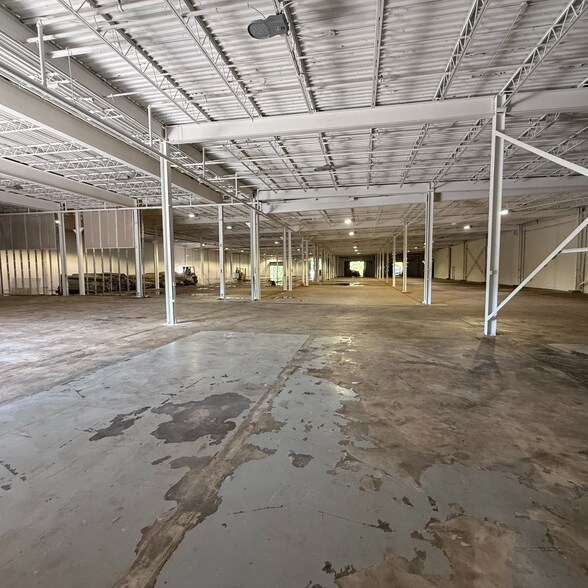 More Photos Of 400 Rivers Rd, Centerville Warehouse For Lease
