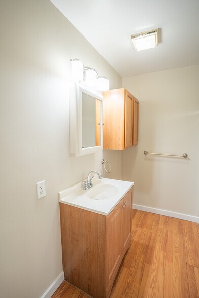 More Photos Of 1513 E Broadway, Long Beach Apartments For Sale