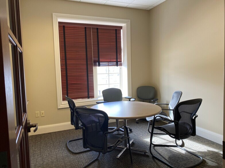 More Photos Of 130 S Union St, Traverse City Office For Lease