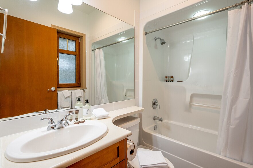 More Photos Of 3012 Alpine Cres, Whistler Hospitality For Sale