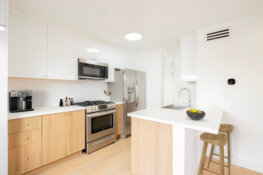 More Photos Of 1441 S Bedford St, Los Angeles Apartments For Sale