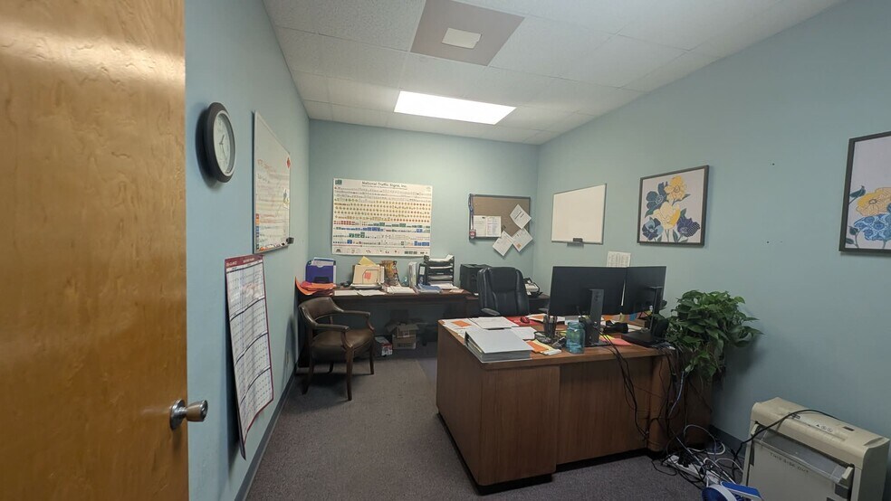 More Photos Of 1310 Commerce St, Marshall Light Distribution For Sale