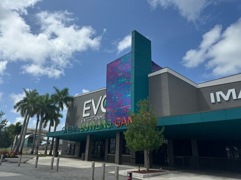 Primary Photo Of 4-100 S Krome Ave, Homestead Unknown For Lease