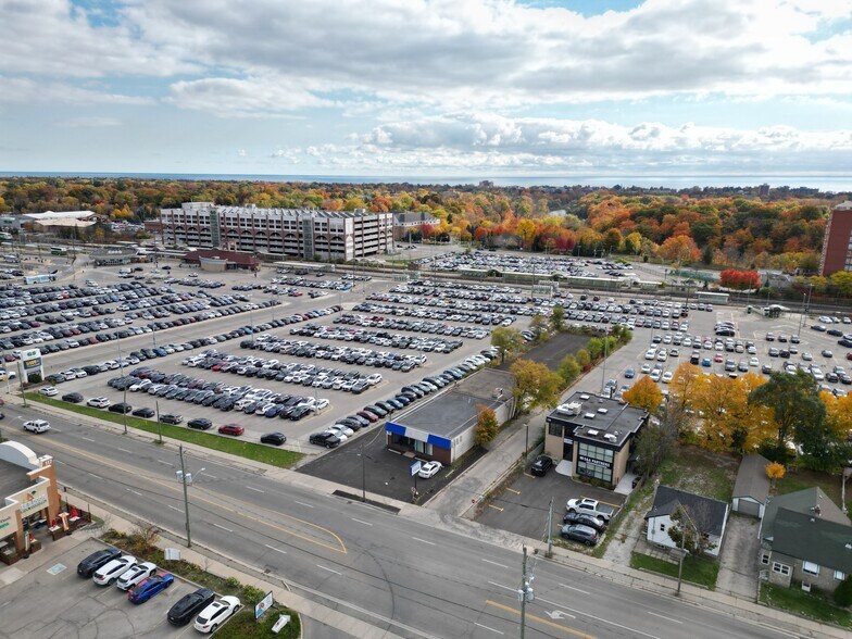 More Photos Of 142 Cross Ave, Oakville Auto Repair For Sale