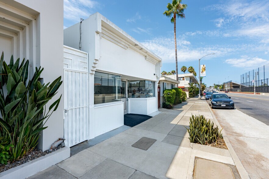 More Photos Of 4632 E 7th St, Long Beach Storefront For Sale