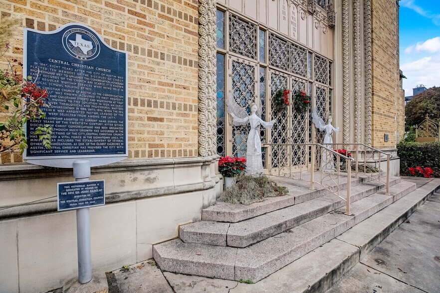 More Photos Of 1110 Guadalupe St, Austin Religious Facility For Lease