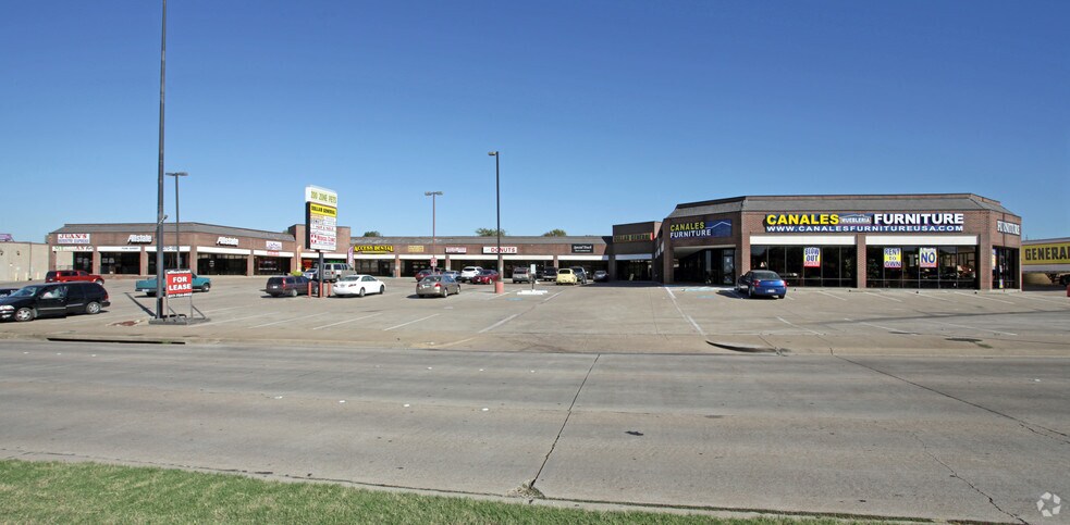Primary Photo Of 6901 McCart Ave, Fort Worth Unknown For Lease