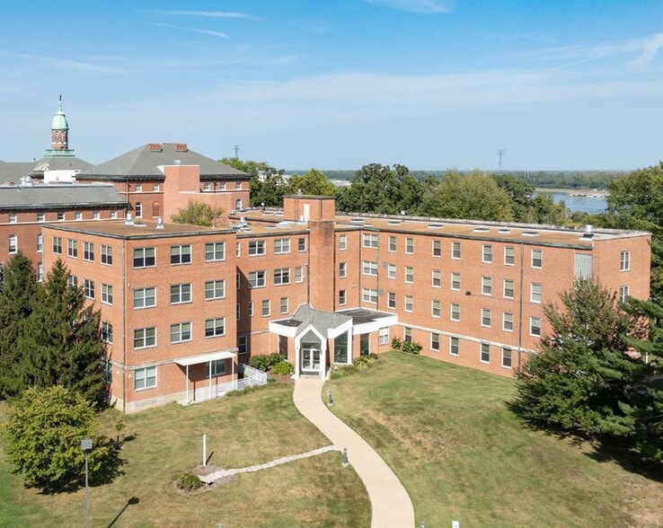 More Photos Of 320 E Ripa Ave, Lemay Schools For Sale