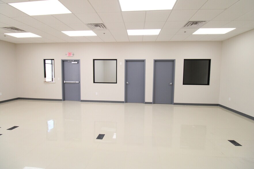 More Photos Of 14609 Atlanta Dr, Laredo Warehouse For Lease