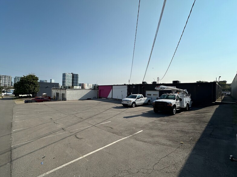 More Photos Of 919-921 8th Ave S, Nashville General Retail For Lease