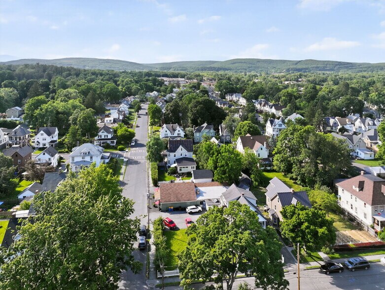 More Photos Of 56 Emerson St, Kingston Convenience Store For Sale