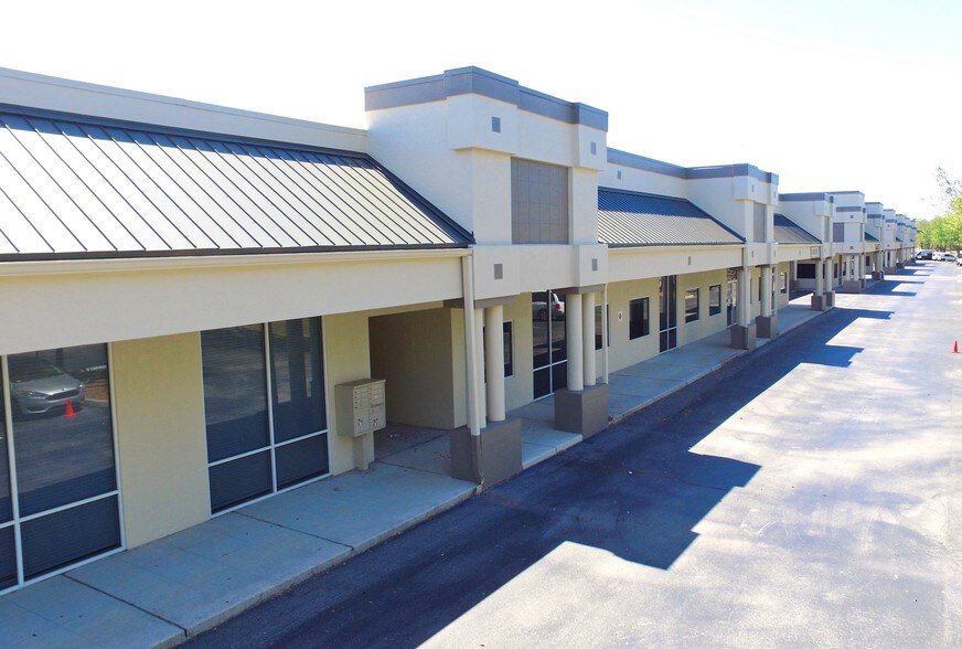 Primary Photo Of 13881-13891 Jetport Loop, Fort Myers Light Distribution For Lease